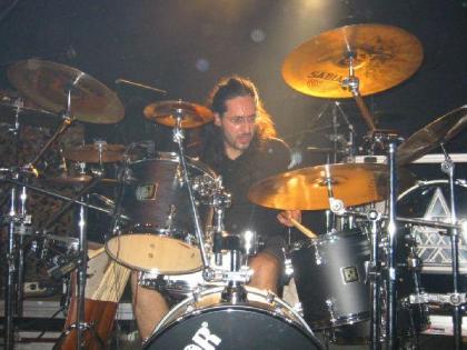 Drummer sucht.